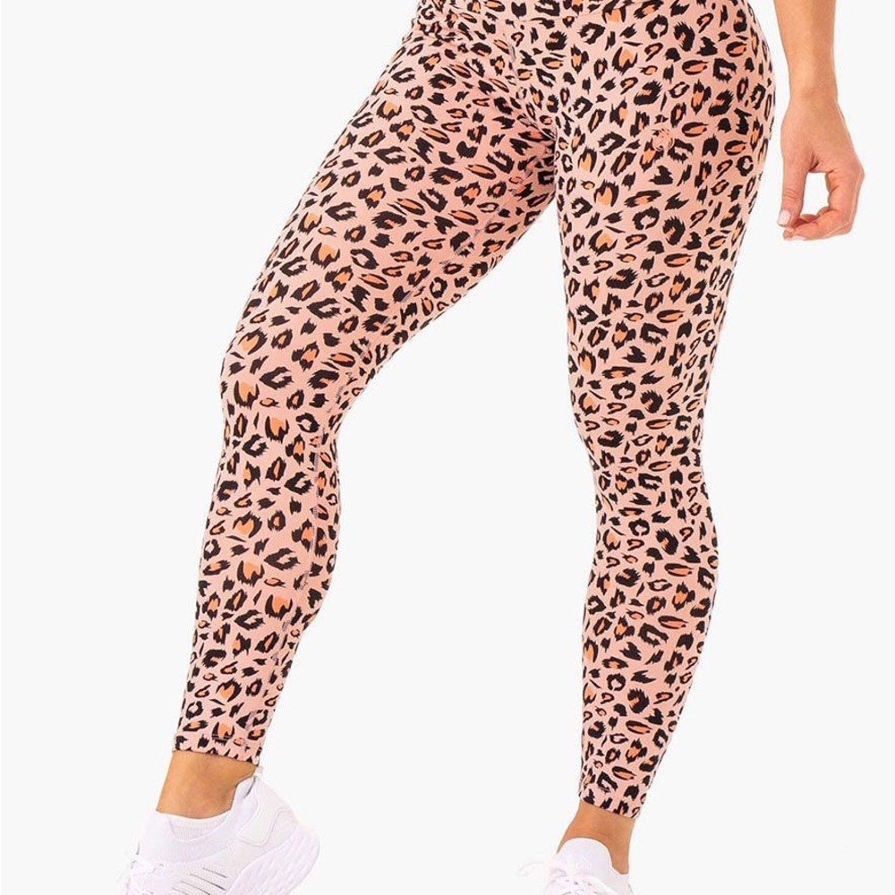 NWT RYDERWEAR ADAPT HIGH WAISTED SCRUNCH LEGGINGS
